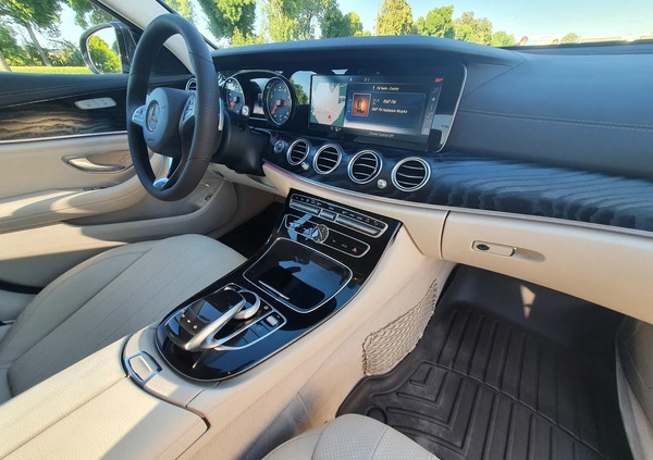 Mercedes-Benz Klasa E cena 137760 przebieg: 21000, rok produkcji 2017 z Trzebinia małe 191